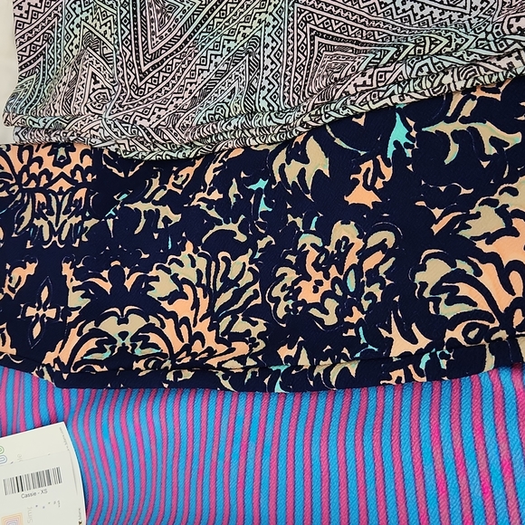 3 Lularoe cassie skirts XS - Picture 2 of 2